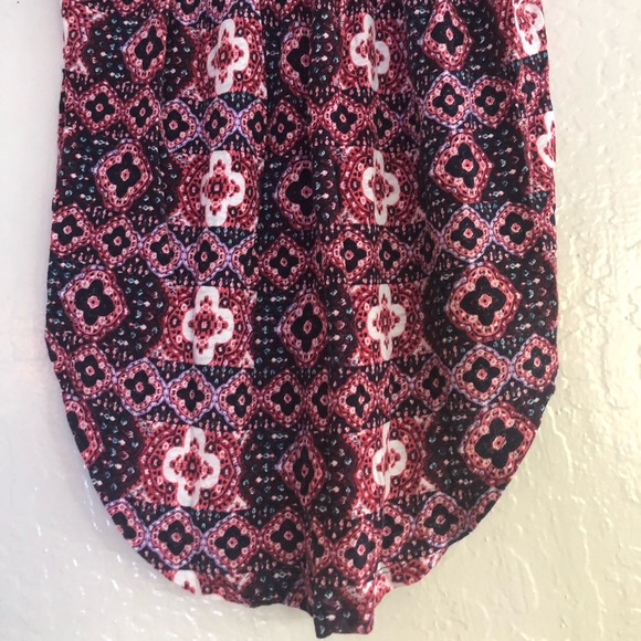 Lucky Brand abstract print red top with crocheted black  inset size XS - Picture 8 of 8